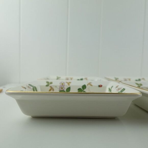 Wedgwood Wild Strawberry Oven To Table Hors d'Oeuvre Dishes 4 Piece Set - Picture 6 of 10
